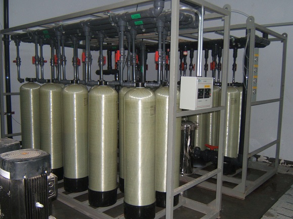 在純水設(shè)備中,前置過(guò)濾器起到的作用