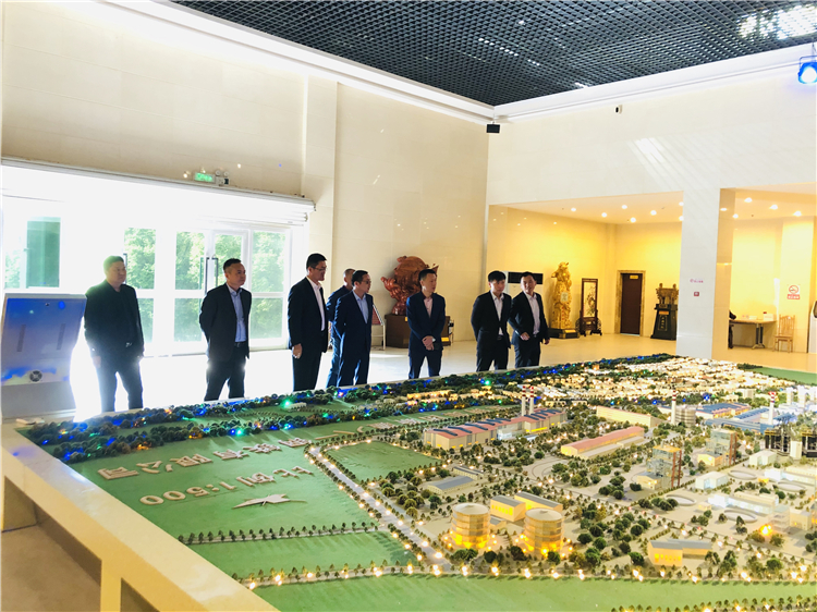 中國(guó)聯(lián)塑與新疆八鋼國(guó)貿(mào)達(dá)成戰(zhàn)略合作，共享新機(jī)攜手并進(jìn)中亞五國(guó)市場(chǎng)