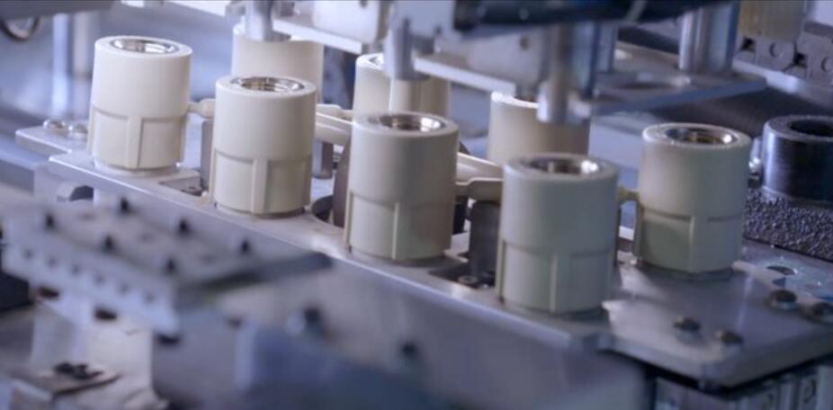 無人看“管”的智能工廠有多了不起？